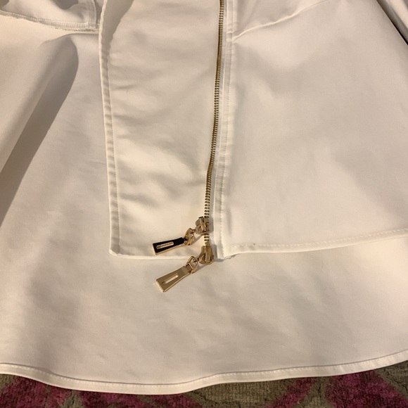 🔥VENUS Popped Collar White Asymmetrical High/Low Top Gold Accents Size 12 - Picture 11 of 14
